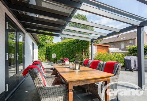 overkapping, terrasoverkapping, terras overkapping, zonwering, buitenzonwering, metalen overkapping, aluminium overkapping, aluminium terrasoverkapping