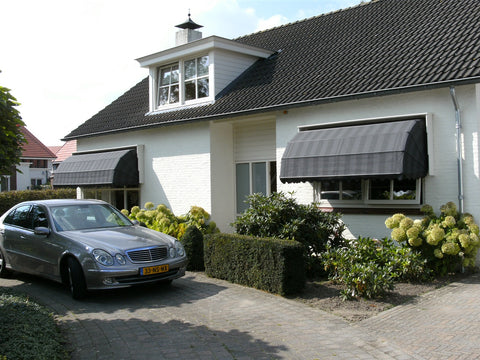 effectieve zonwering, klassieke uitstraling, unieke vorm, natuurlijke verkoeling op warme zomerdagen, op maat gemaakt



