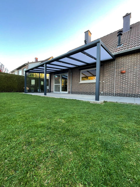 Terrasoverkapping met schuin dak