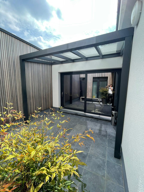 Terrasoverkapping met schuin dak
