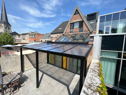 Terrasoverkapping met schuin dak