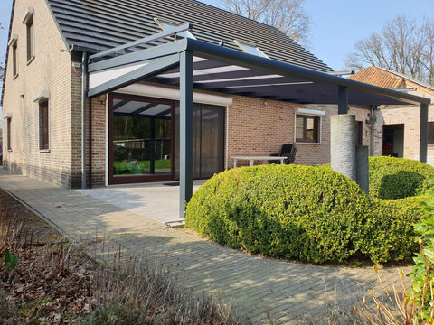 Terrasoverkapping met schuin dak