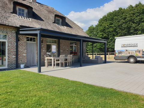 Terrasoverkapping met schuin dak